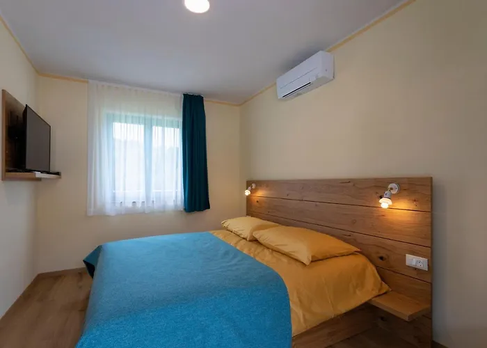 Kamp Brda And Κάμπινγκ